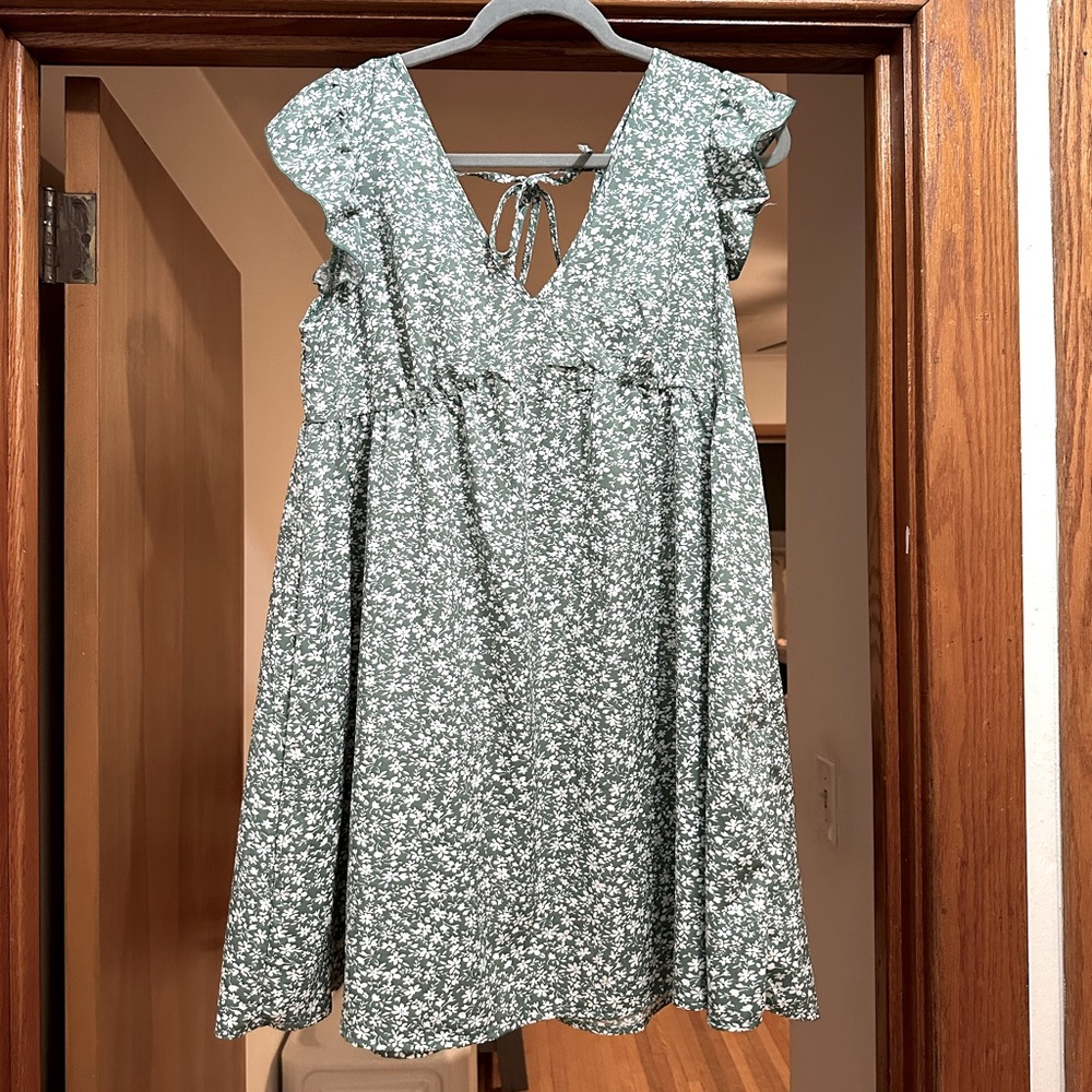 SHEIN L Green/White Floral Dress